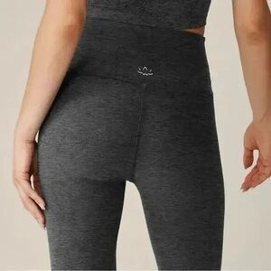 Women’s Beyond Yoga Spacedye Out Of Pocket High Waisted Cropped Leggings. Large
